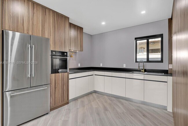 Building Photo - 8931 NE 2nd Ave