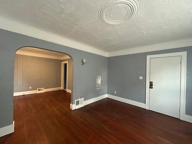 Building Photo - 16930 Santa Rosa Dr