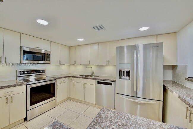 Building Photo - 20850 San Simeon Way