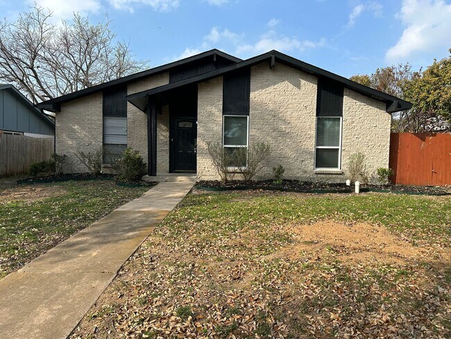 Primary Photo - Move-In Ready in Plano