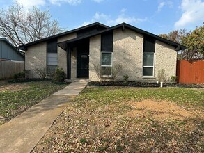 Building Photo - Move-In Ready in Plano