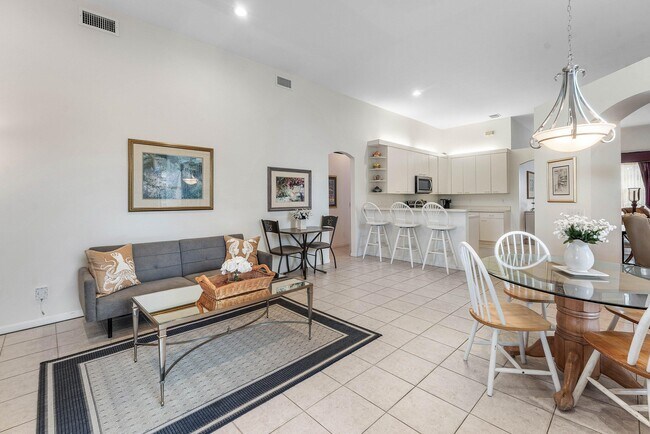 Building Photo - 4378 Danielson Dr