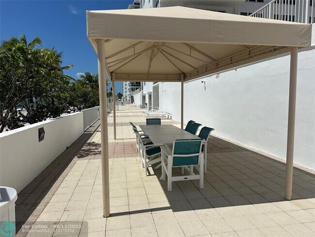 Building Photo - 3500 Galt Ocean Dr