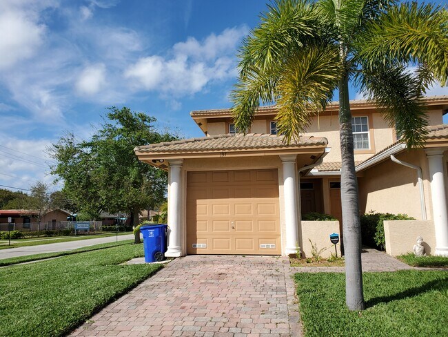 Building Photo - 197 NW Eller St