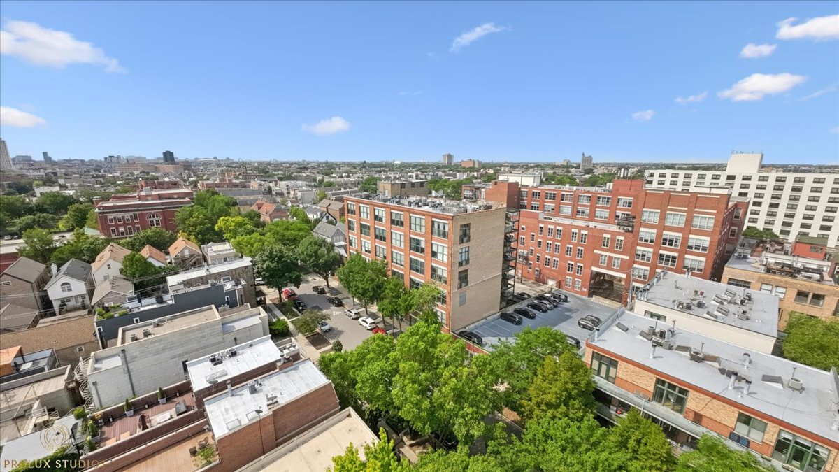 Building Photo - 1720 N Marshfield Ave