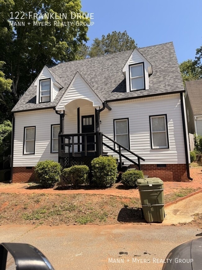 Building Photo - 122 Franklin Dr