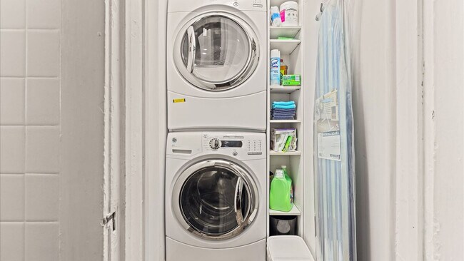 Building Photo - 27 S Oakland Ave