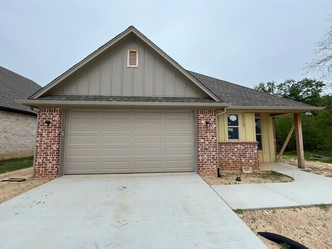 Building Photo - Coming Soon! 3 Bedroom 2 Bath Newly Constr...