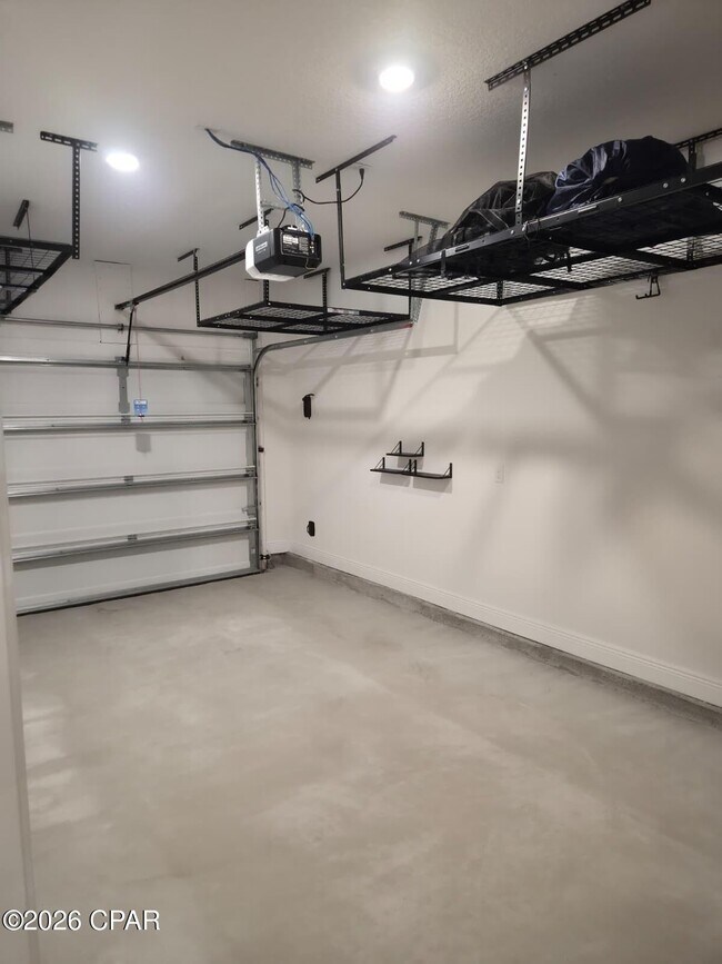 Building Photo - 460 Melrose Wy