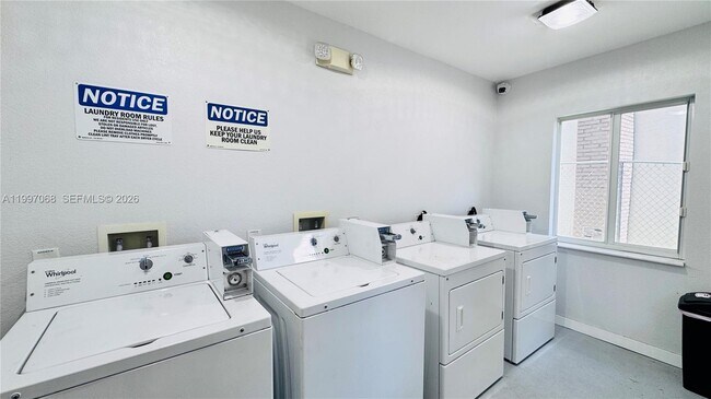 Building Photo - 1737 NW 3rd Ave