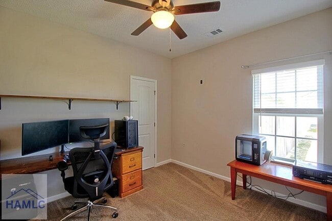 Building Photo - 50 Sunflower Cir NE