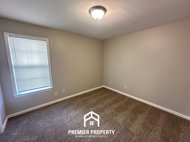 Building Photo - 4579 Blue Willow Rd