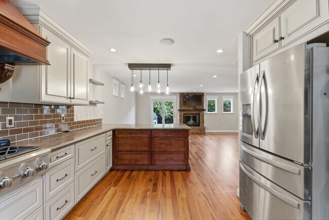 Building Photo - Exceptional Home in the Back of the Valley, Pacifica