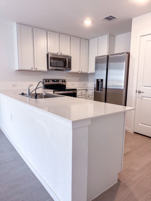 Building Photo - 5915 Remember Wy
