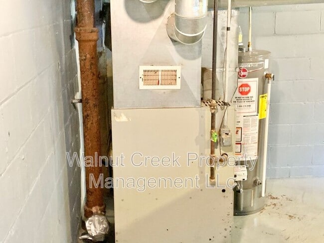 Building Photo - 1911 E 34th St