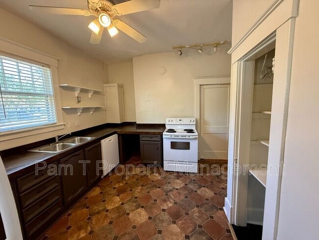 Building Photo - 101 Forrest Ave