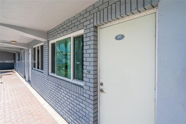 Building Photo - 2175 NE 56th St