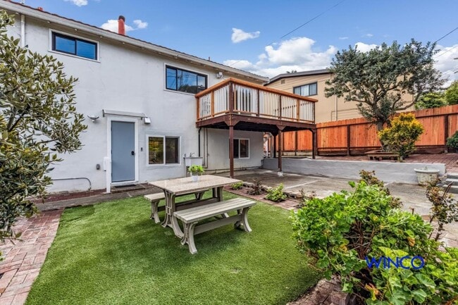 Building Photo - 372 Avalon Dr