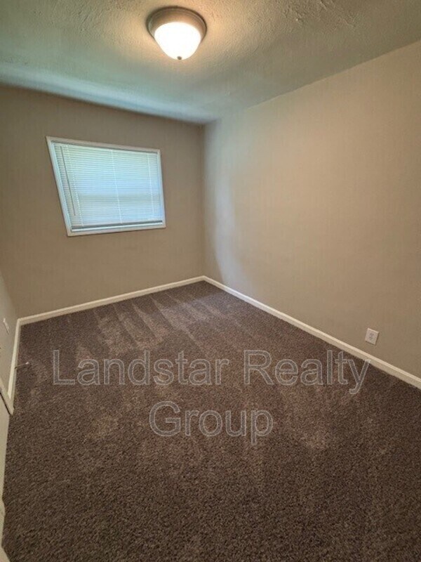 Building Photo - 4714 Seville Dr