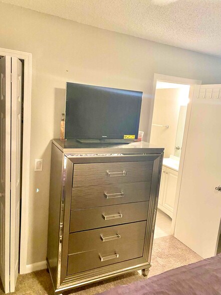 Building Photo - 4045 Shannon Brown Dr