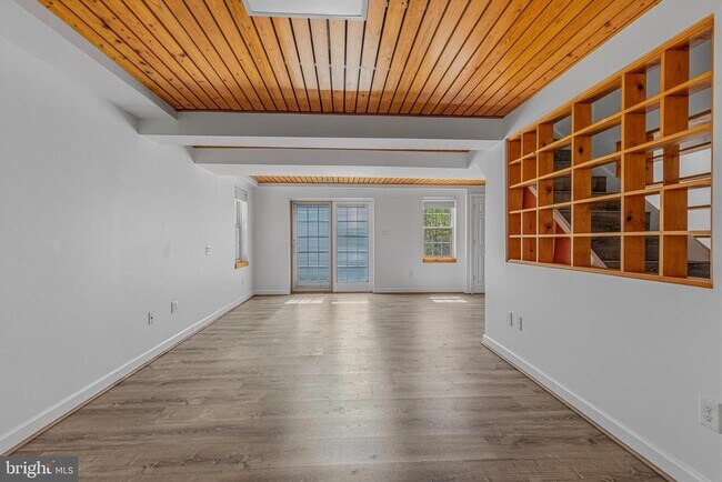 Building Photo - 1646 Stowe Rd