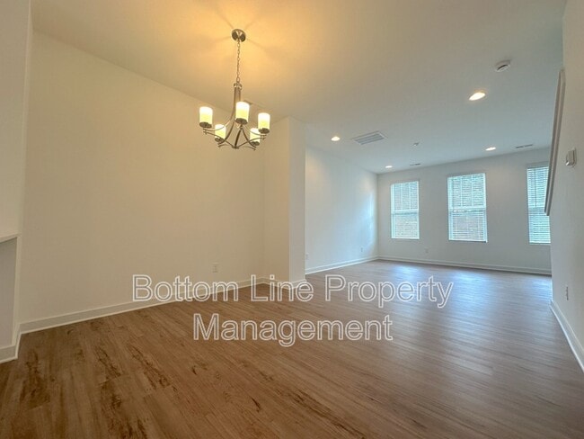 Building Photo - 2145 Noble Townes Wy
