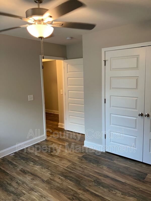 Building Photo - 3870 Barton Ln