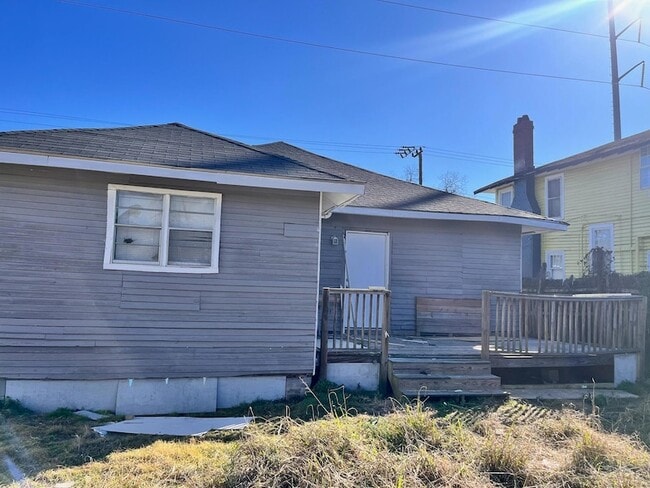 Building Photo - 1621 12th St