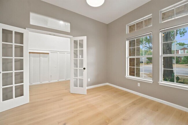 Building Photo - 1319 Rocky Creek Dr