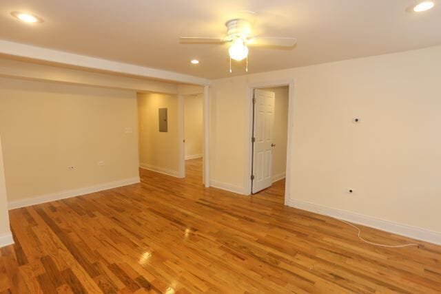 Building Photo - 1120 W Oakdale Ave