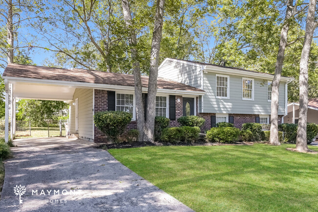 Building Photo - Charming Home in Ellenwood, GA