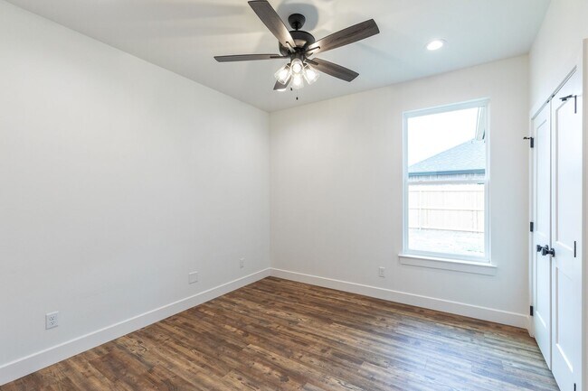 Building Photo - 8001 Sawdust Trl