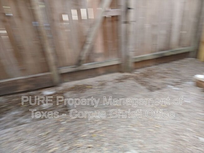 Building Photo - 5001 Middlecoff Cir