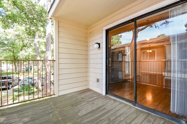 Building Photo - 3500 Tangle Brush Dr