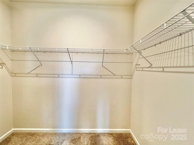 Building Photo - 5348 Somerset Hill Ln