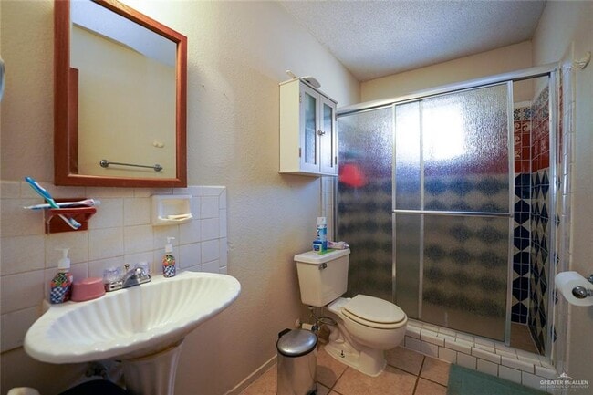 Building Photo - 27 Minnie Ave