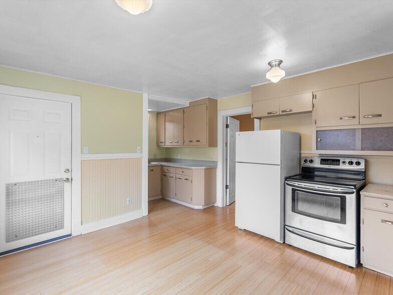Building Photo - 4116 25th Ave SW