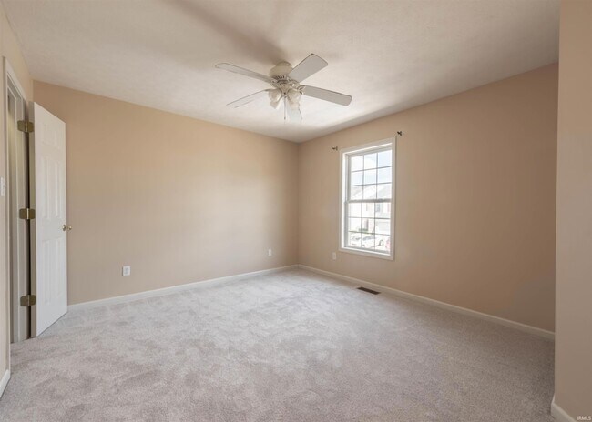 Building Photo - 3501 S Oaklawn Cir