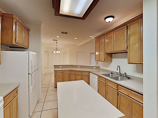 Building Photo - No Application Fees* $500 Off 1st Month - ...