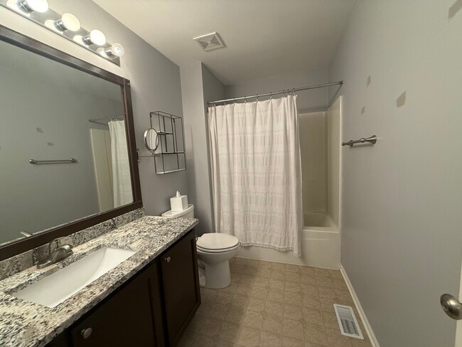 Building Photo - 2340 Hudson Cir