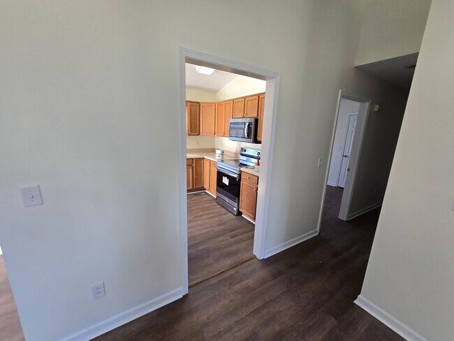 Building Photo - 3 bedroom / 2 bath + den located in Jonesborough