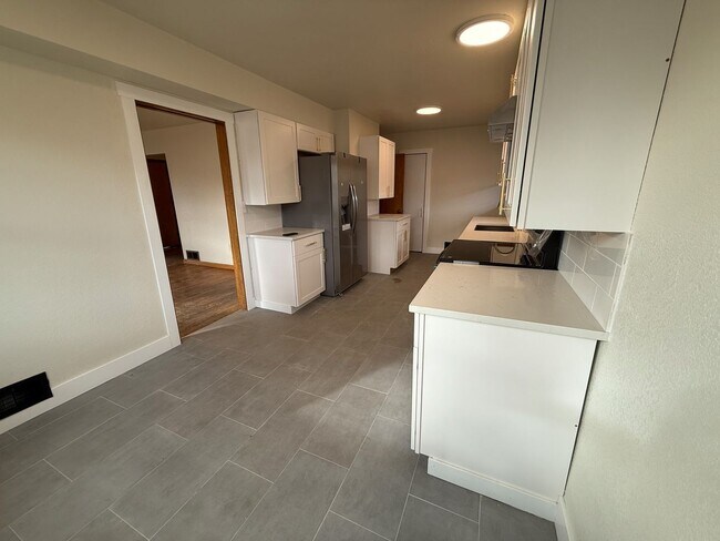 Building Photo - Remodelled Home on Dry Canyon