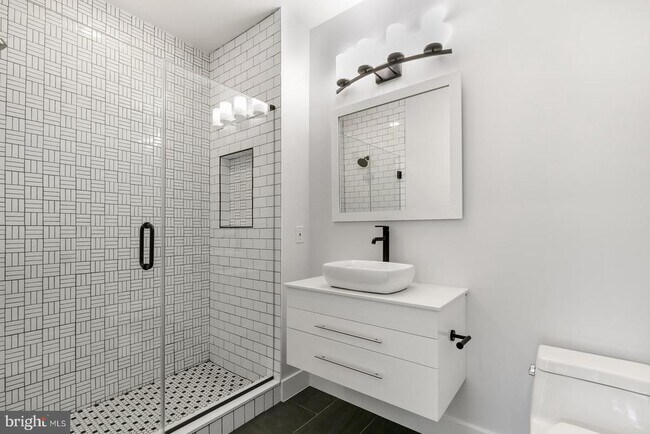 Building Photo - 1868 Frankford Ave