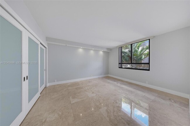 Building Photo - 161 Crandon Blvd