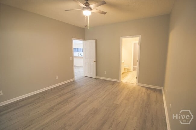 Building Photo - 44 Putters Pl