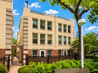 Building Photo - 1170 S Plymouth Ct