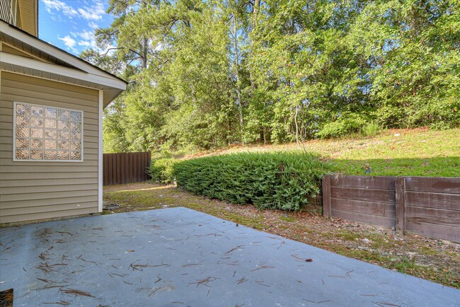 Building Photo - 2909 Aylesbury Dr