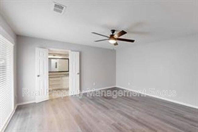 Building Photo - 14724 Overview Dr