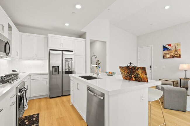 Building Photo - 12639 Elizabeth Wy