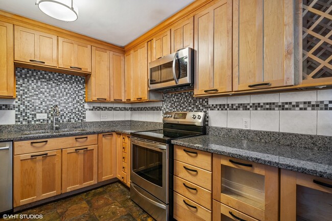 Building Photo - 4250 N Marine Dr